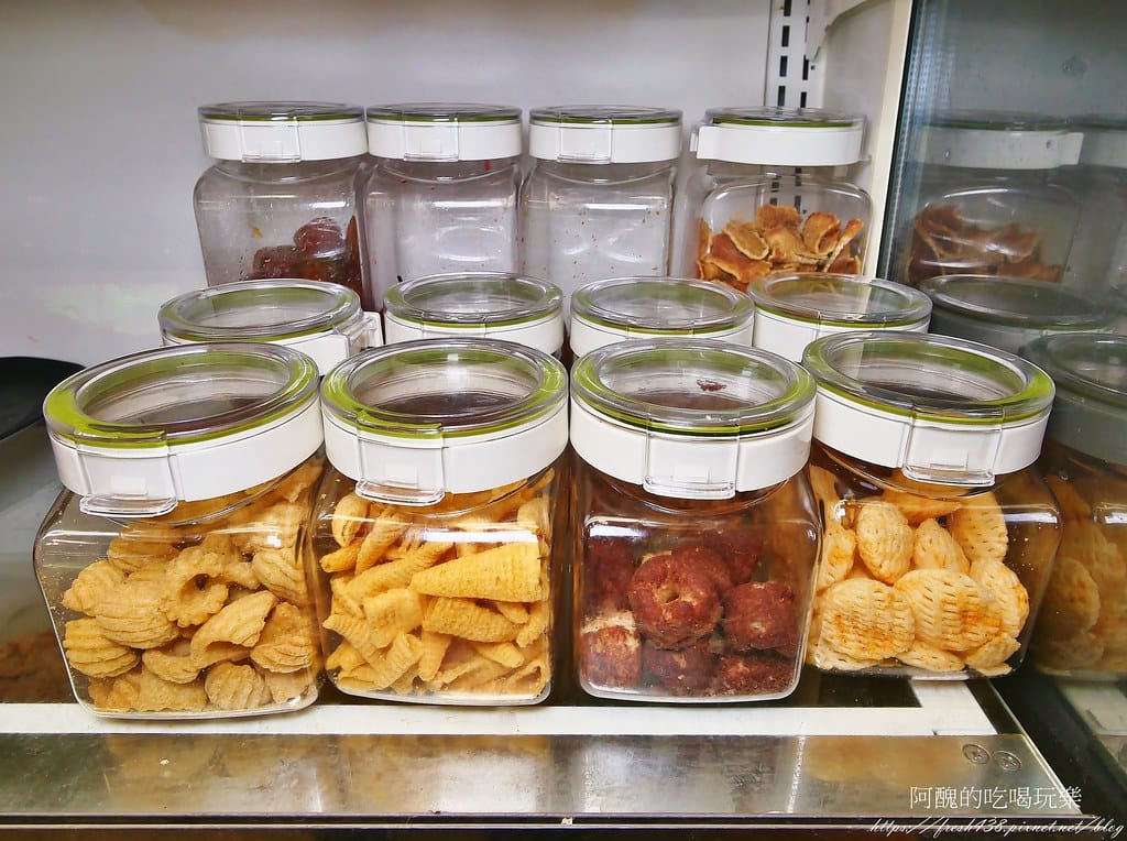 【台北隱藏版美食】南港烤大學,平價火烤兩吃,各式肉品、魚下巴、肉燥飯、冰淇淋、甜點任您吃,打卡送蝦子! - 第27張圖 12-9