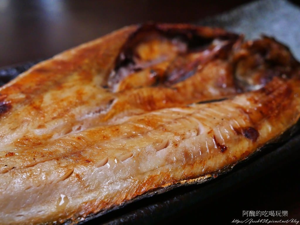【桃園美食】津賀家食堂,平日套餐100元起,熱炒、串燒、壽司、生魚片樣樣有,平價桃園日式料理好迷人! - 第40張圖 36