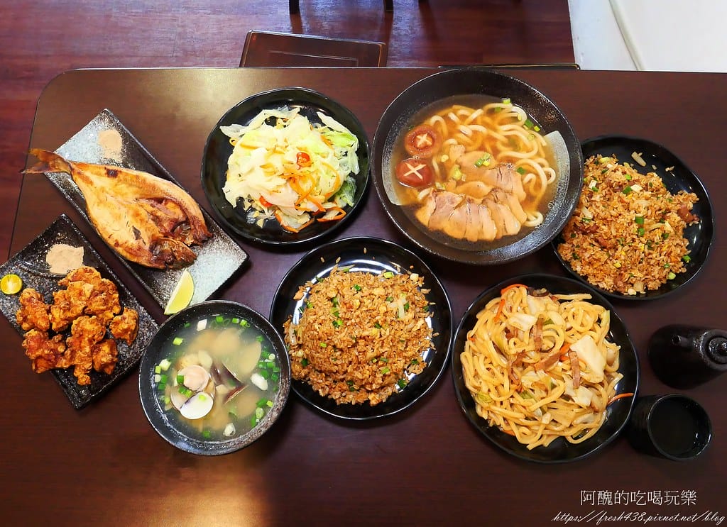 【桃園美食】津賀家食堂,平日套餐100元起,熱炒、串燒、壽司、生魚片樣樣有,平價桃園日式料理好迷人! - 第47張圖 39