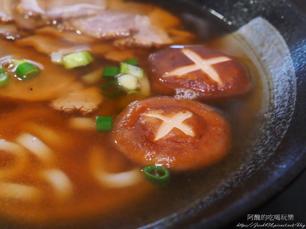 【桃園美食】津賀家食堂,平日套餐100元起,熱炒、串燒、壽司、生魚片樣樣有,平價桃園日式料理好迷人! - 第20張圖 15