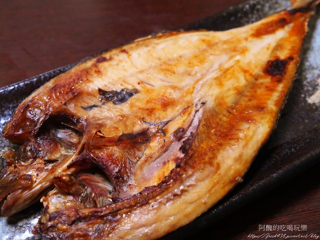 【桃園美食】津賀家食堂,平日套餐100元起,熱炒、串燒、壽司、生魚片樣樣有,平價桃園日式料理好迷人! - 第39張圖 35-1