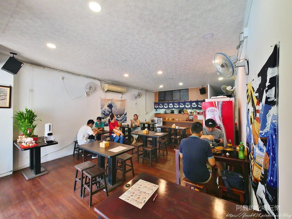【桃園美食】津賀家食堂,平日套餐100元起,熱炒、串燒、壽司、生魚片樣樣有,平價桃園日式料理好迷人! - 第7張圖 5