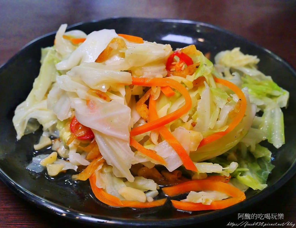 【桃園美食】津賀家食堂,平日套餐100元起,熱炒、串燒、壽司、生魚片樣樣有,平價桃園日式料理好迷人! - 第35張圖 33