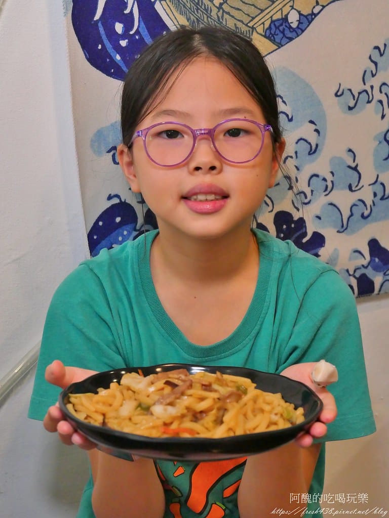 【桃園美食】津賀家食堂,平日套餐100元起,熱炒、串燒、壽司、生魚片樣樣有,平價桃園日式料理好迷人! - 第25張圖 19-1