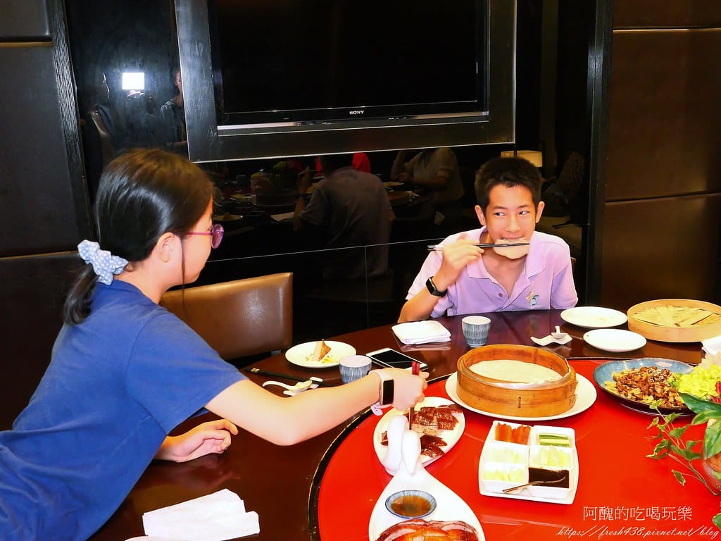 【桃園美食】味坊中餐廳,台北諾富特華航桃園機場飯店必吃粵菜餐廳,櫻桃鴨二吃太銷魂,還有主廚片鴨秀! - 第53張圖 50