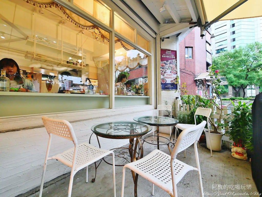 【台北車站美食】Moni咖哩中山旗艦店,提供早午餐、正餐、下午茶,網美必吃的中山區咖哩與甜點! - 第8張圖 3