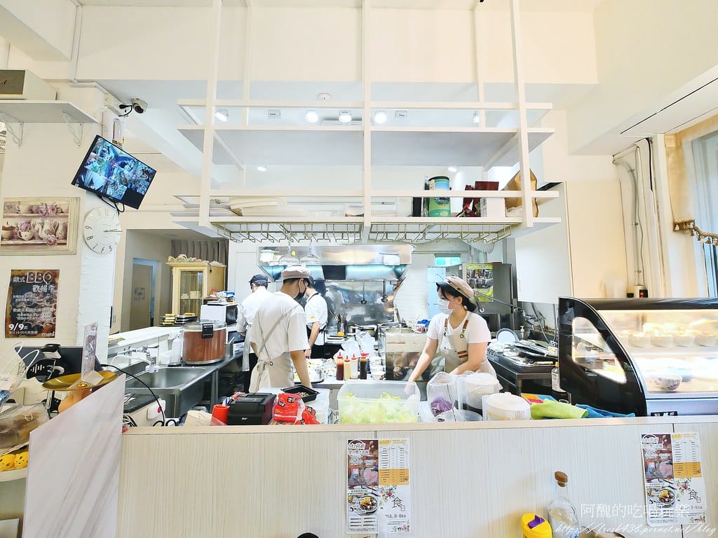 【台北車站美食】Moni咖哩中山旗艦店,提供早午餐、正餐、下午茶,網美必吃的中山區咖哩與甜點! - 第11張圖 7