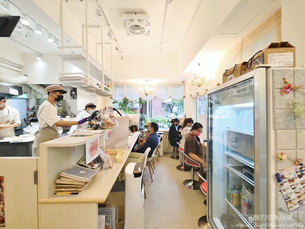 【台北車站美食】Moni咖哩中山旗艦店,提供早午餐、正餐、下午茶,網美必吃的中山區咖哩與甜點! - 第10張圖 6