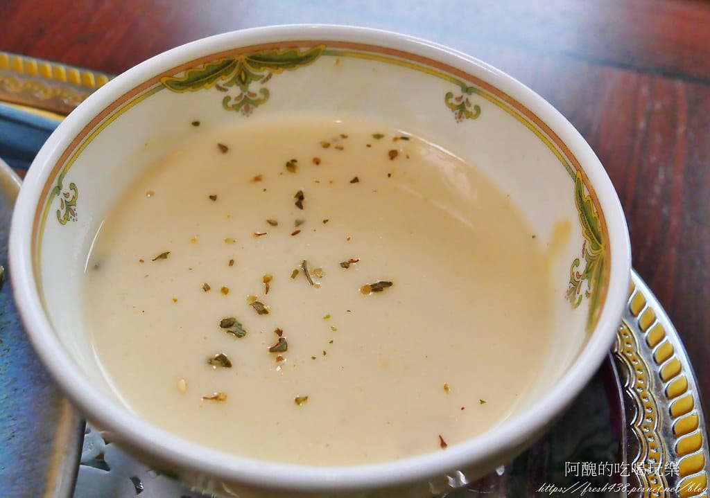 【台北車站美食】Moni咖哩中山旗艦店,提供早午餐、正餐、下午茶,網美必吃的中山區咖哩與甜點! - 第52張圖 26