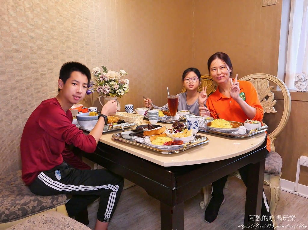 【台北車站美食】Moni咖哩中山旗艦店,提供早午餐、正餐、下午茶,網美必吃的中山區咖哩與甜點! - 第70張圖 41