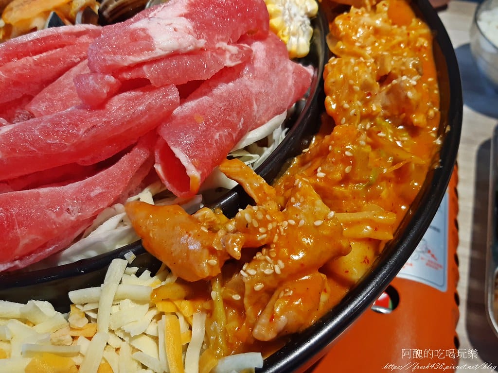 【樹林美食】幸福的蛋蛋,韓式小菜、白飯免費吃到飽,必點起司春川炒雞火鍋、韓式炸雞! - 第27張圖 27