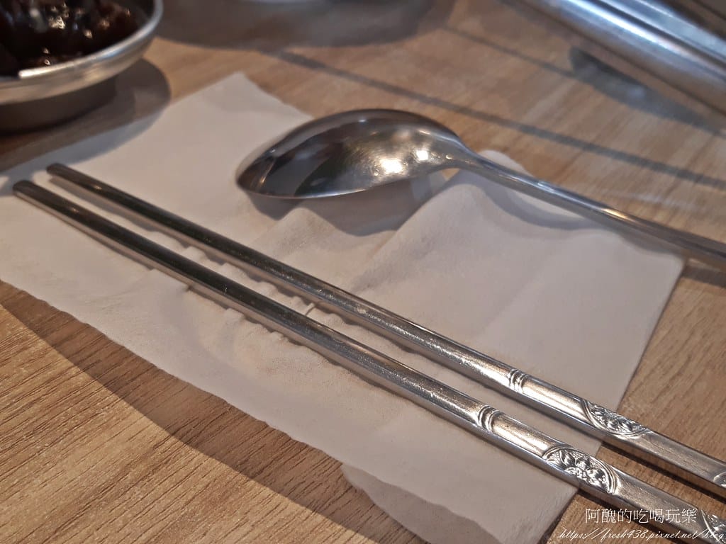 【樹林美食】幸福的蛋蛋,韓式小菜、白飯免費吃到飽,必點起司春川炒雞火鍋、韓式炸雞! - 第21張圖 20