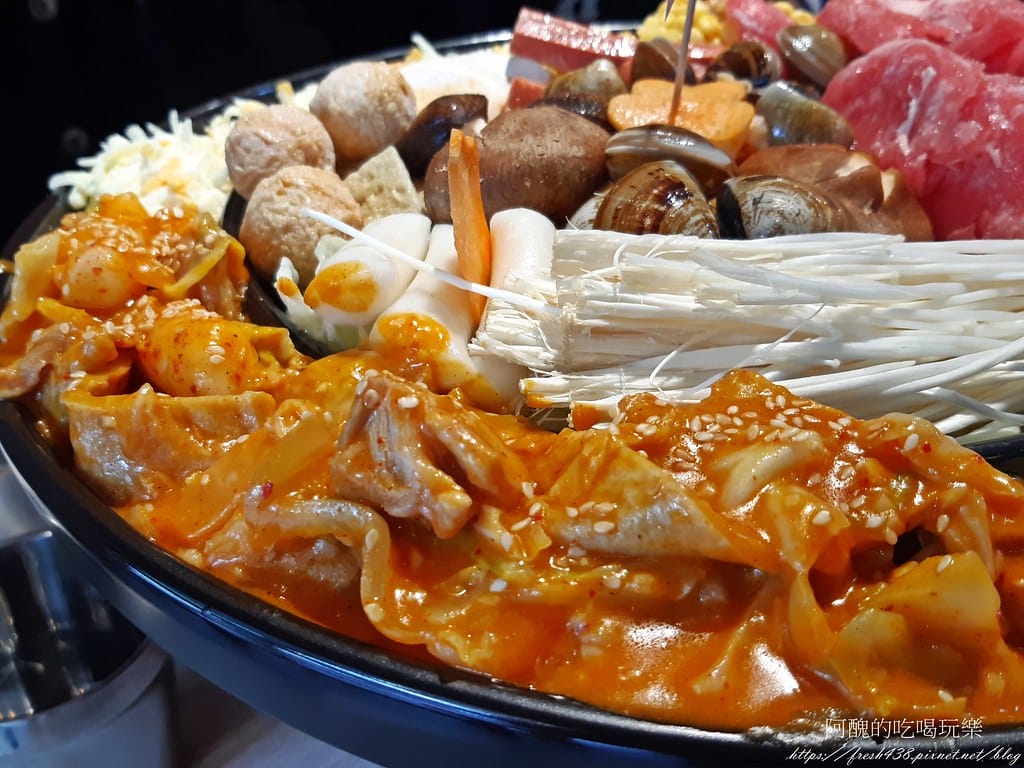 【樹林美食】幸福的蛋蛋,韓式小菜、白飯免費吃到飽,必點起司春川炒雞火鍋、韓式炸雞! - 第26張圖 25