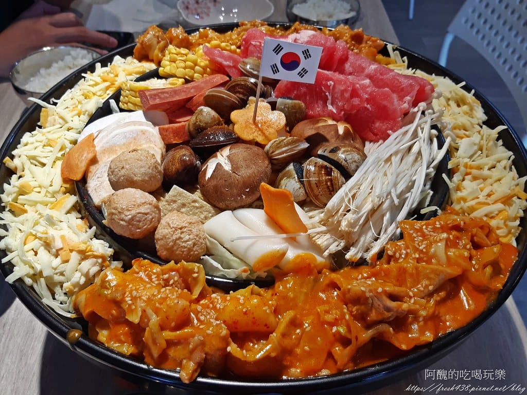 【樹林美食】幸福的蛋蛋,韓式小菜、白飯免費吃到飽,必點起司春川炒雞火鍋、韓式炸雞! - 第25張圖 24