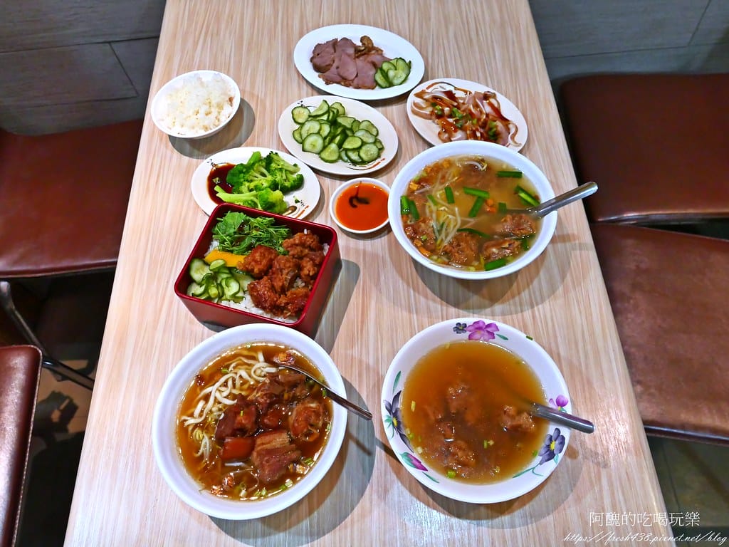 【花蓮美食】京湘排骨麵,在地人氣小吃,排骨酥、豬腳超讚! - 第17張圖 11-1