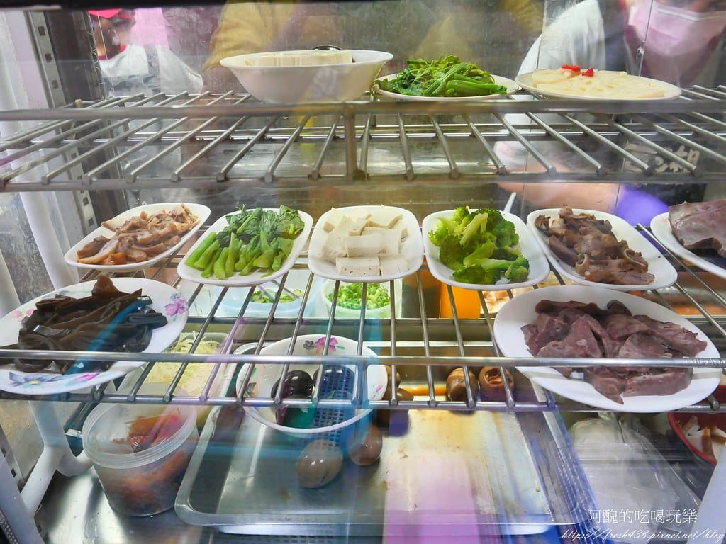【花蓮美食】京湘排骨麵,在地人氣小吃,排骨酥、豬腳超讚! - 第16張圖 11