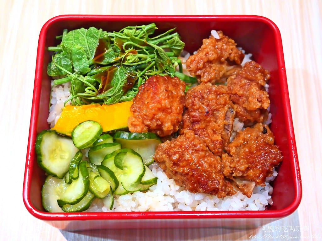 【花蓮美食】京湘排骨麵,在地人氣小吃,排骨酥、豬腳超讚! - 第24張圖 17