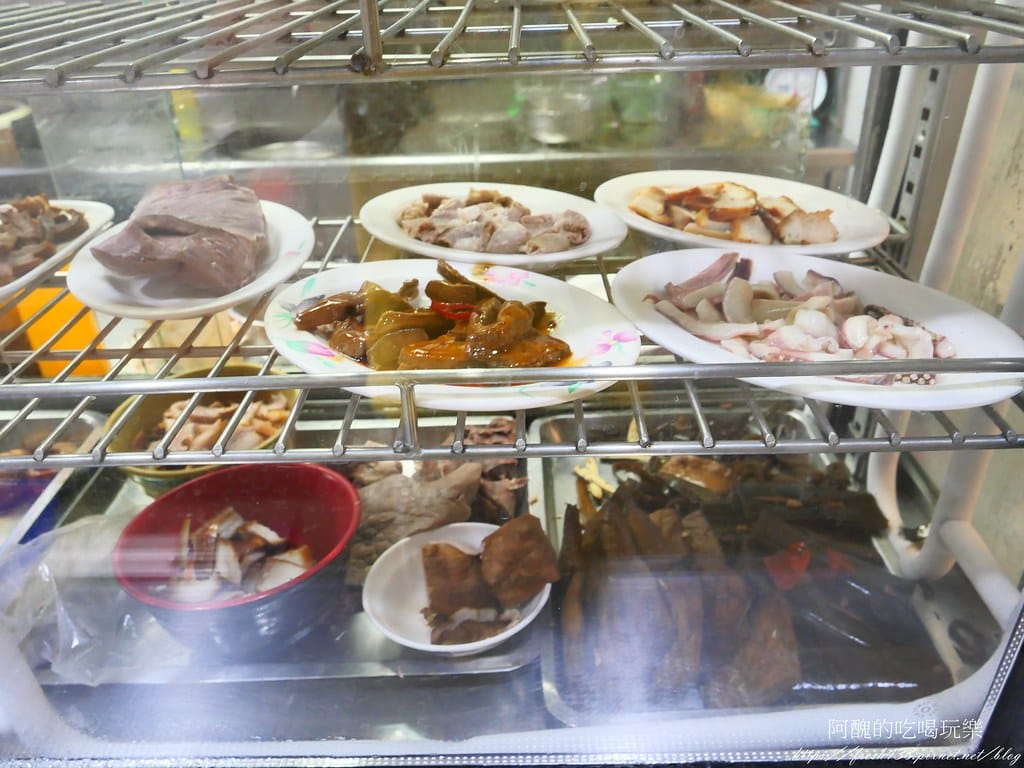 【花蓮美食】京湘排骨麵,在地人氣小吃,排骨酥、豬腳超讚! - 第15張圖 10