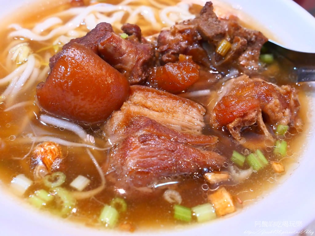 【花蓮美食】京湘排骨麵,在地人氣小吃,排骨酥、豬腳超讚! - 第31張圖 22