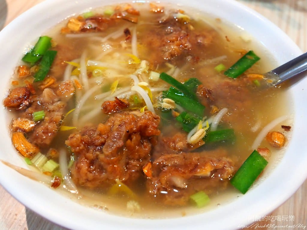 【花蓮美食】京湘排骨麵,在地人氣小吃,排骨酥、豬腳超讚! - 第28張圖 19