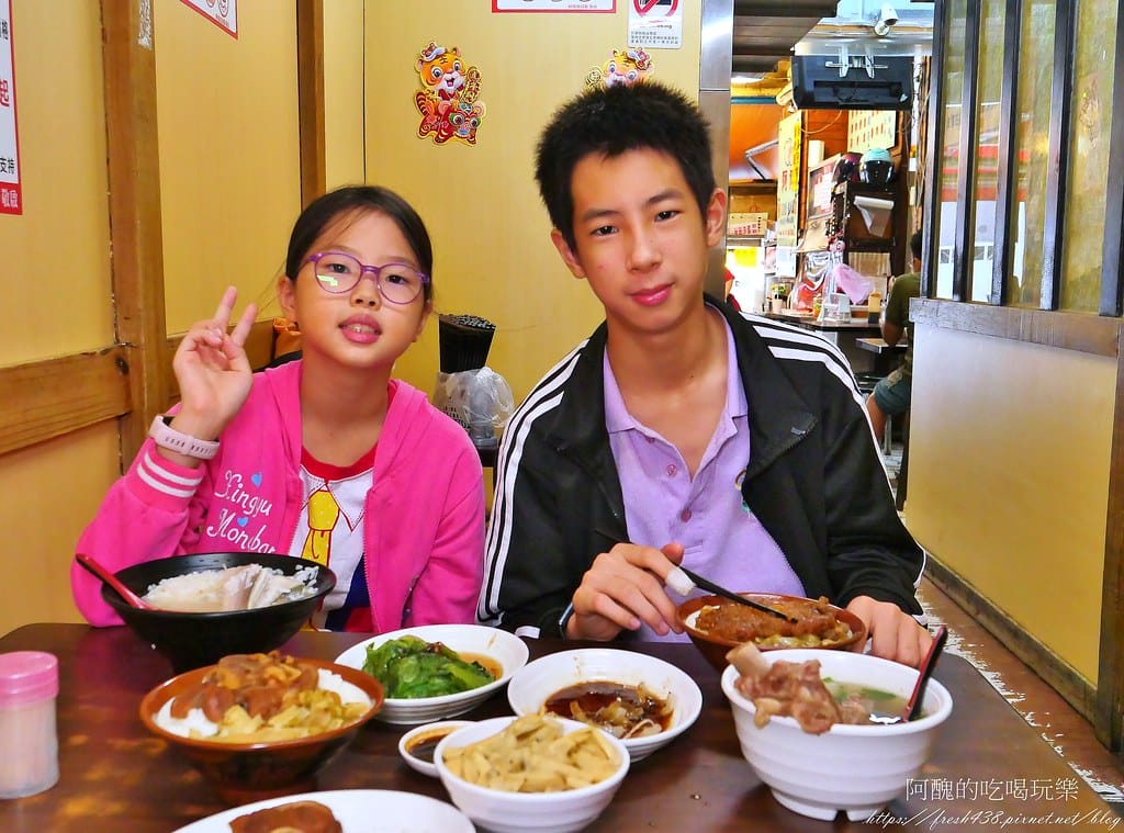 【台北美食】阿鴻知高飯鱸魚湯,24小時營業,萬華必喝鱸魚湯、知高飯。 - 第45張圖 29