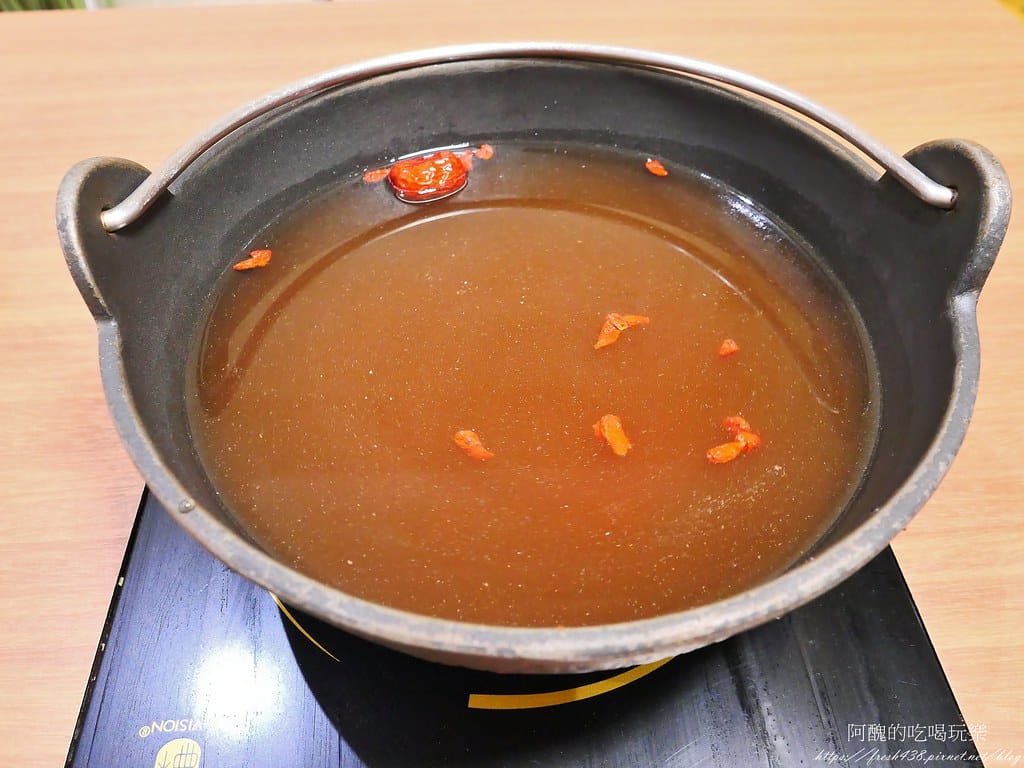 【台北美食】冬湖火鍋-東湖店,寵物友善餐廳,倆倆痛風套餐、XXXL雙人肉盤套餐,份量驚人,新鮮度破表! - 第21張圖 14-2