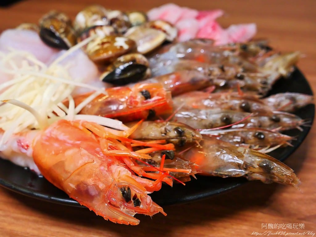【台北美食】冬湖火鍋-東湖店,寵物友善餐廳,倆倆痛風套餐、XXXL雙人肉盤套餐,份量驚人,新鮮度破表! - 第33張圖 25