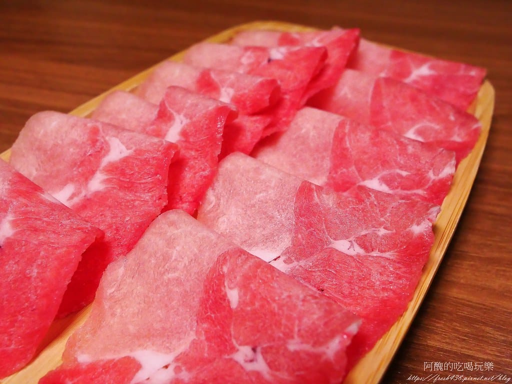 【台北美食】冬湖火鍋-東湖店,寵物友善餐廳,倆倆痛風套餐、XXXL雙人肉盤套餐,份量驚人,新鮮度破表! - 第36張圖 28