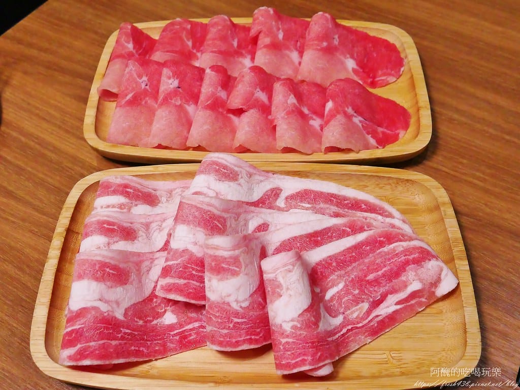 【台北美食】冬湖火鍋-東湖店,寵物友善餐廳,倆倆痛風套餐、XXXL雙人肉盤套餐,份量驚人,新鮮度破表! - 第34張圖 26