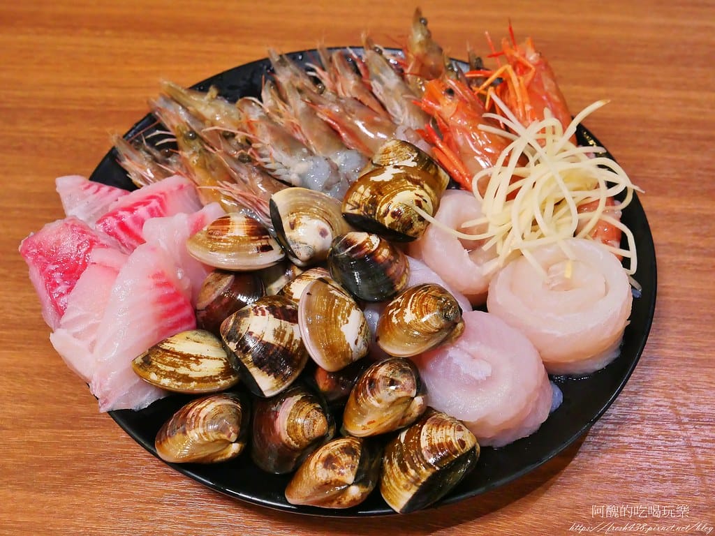 【台北美食】冬湖火鍋-東湖店,寵物友善餐廳,倆倆痛風套餐、XXXL雙人肉盤套餐,份量驚人,新鮮度破表! - 第31張圖 23