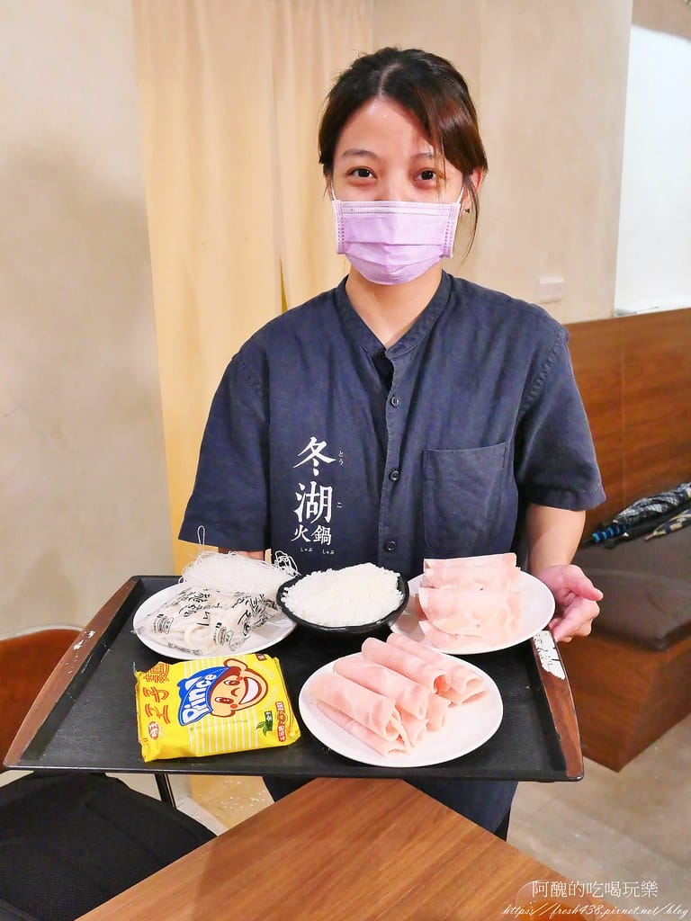 【台北美食】冬湖火鍋-東湖店,寵物友善餐廳,倆倆痛風套餐、XXXL雙人肉盤套餐,份量驚人,新鮮度破表! - 第27張圖 19