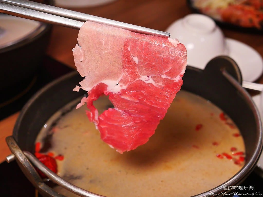 【台北美食】冬湖火鍋-東湖店,寵物友善餐廳,倆倆痛風套餐、XXXL雙人肉盤套餐,份量驚人,新鮮度破表! - 第51張圖 42
