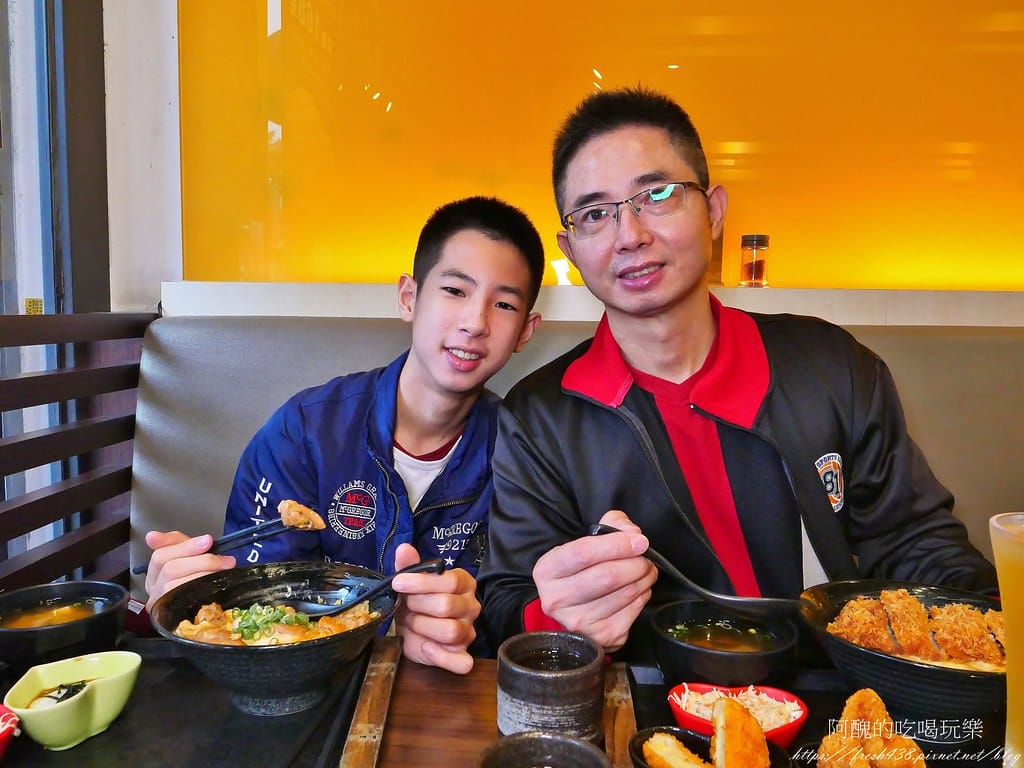 【台北美食】新丼,捷運中山站日式料理,起司牽絲到無法自拔,味噌湯、白飯、高麗菜絲免費吃到飽。 - 第60張圖 30