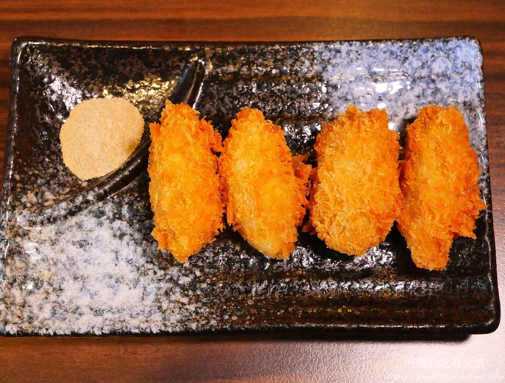 【台北美食】新丼,捷運中山站日式料理,起司牽絲到無法自拔,味噌湯、白飯、高麗菜絲免費吃到飽。 - 第54張圖 20