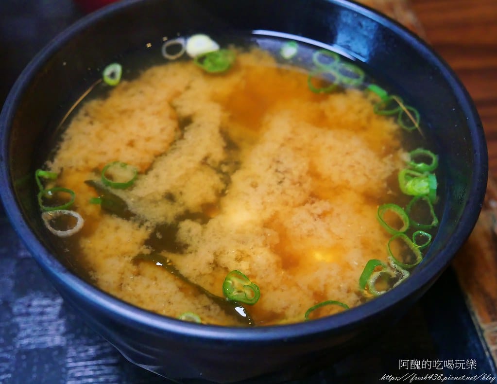 【台北美食】新丼,捷運中山站日式料理,起司牽絲到無法自拔,味噌湯、白飯、高麗菜絲免費吃到飽。 - 第22張圖 5-6