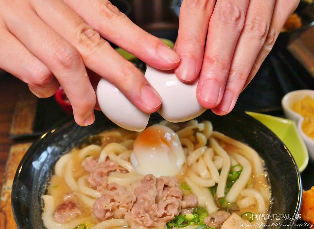 【台北美食】新丼,捷運中山站日式料理,起司牽絲到無法自拔,味噌湯、白飯、高麗菜絲免費吃到飽。 - 第34張圖 9-3