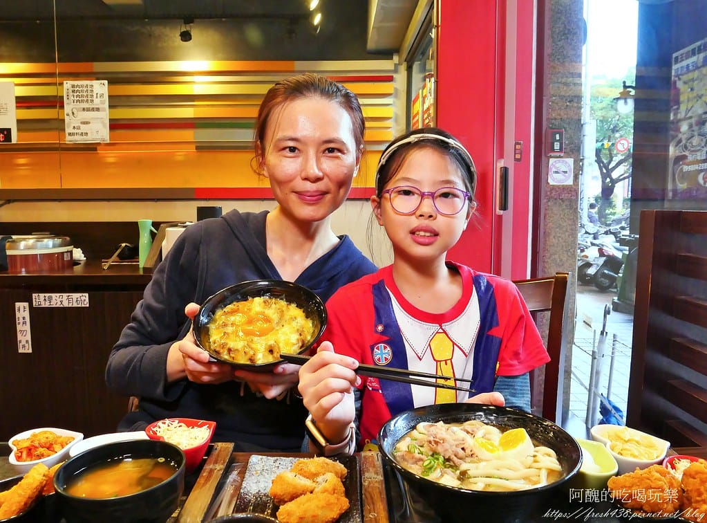 【台北美食】新丼,捷運中山站日式料理,起司牽絲到無法自拔,味噌湯、白飯、高麗菜絲免費吃到飽。 - 第61張圖 31