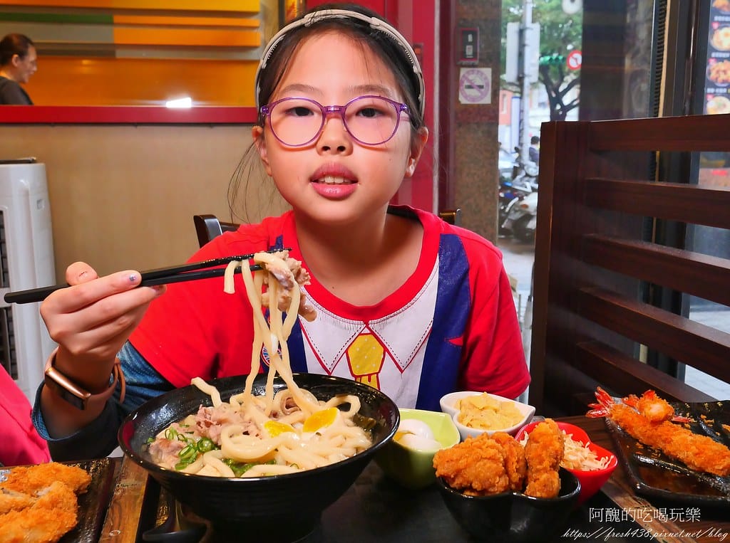 【台北美食】新丼,捷運中山站日式料理,起司牽絲到無法自拔,味噌湯、白飯、高麗菜絲免費吃到飽。 - 第37張圖 10
