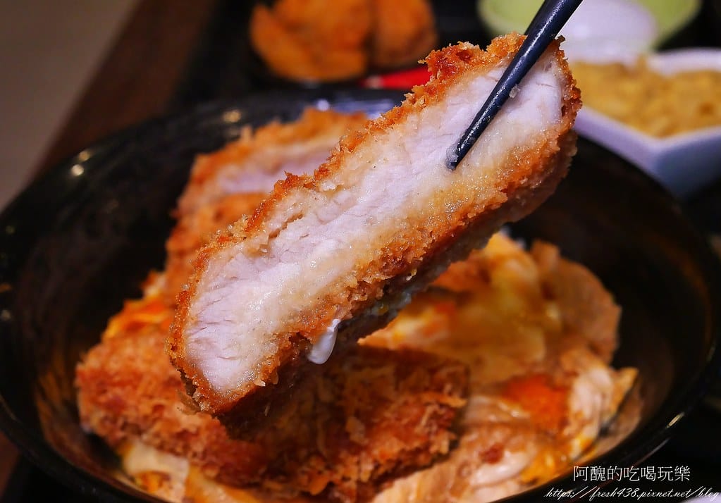 【台北美食】新丼,捷運中山站日式料理,起司牽絲到無法自拔,味噌湯、白飯、高麗菜絲免費吃到飽。 - 第40張圖 13-1