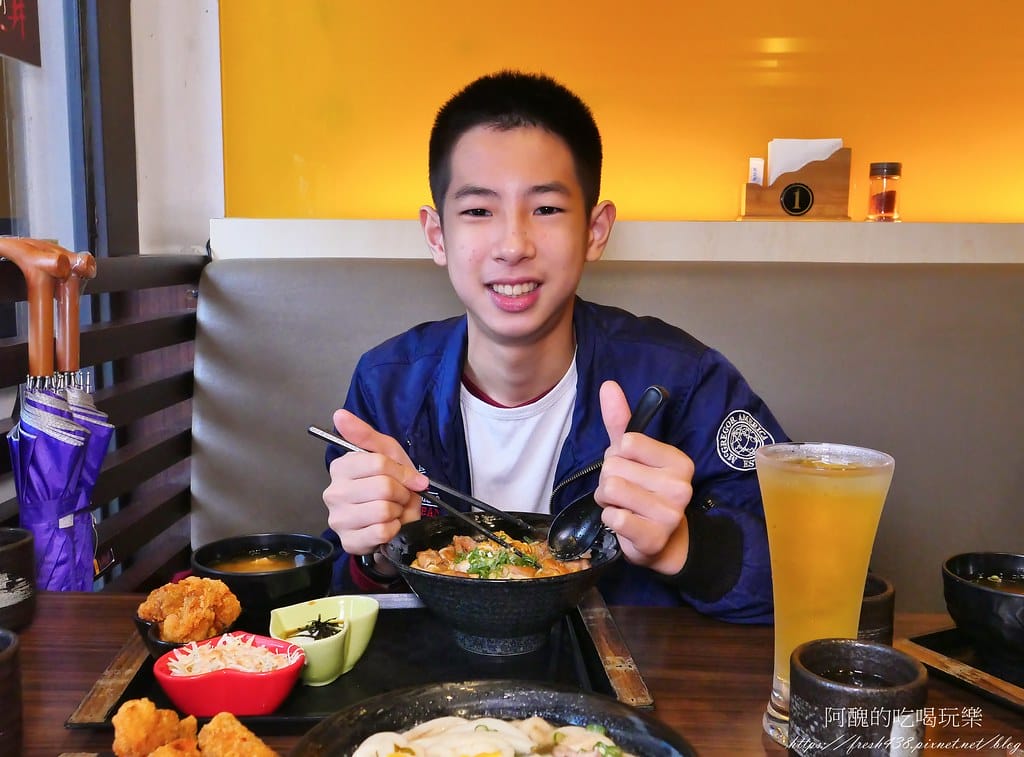 【台北美食】新丼,捷運中山站日式料理,起司牽絲到無法自拔,味噌湯、白飯、高麗菜絲免費吃到飽。 - 第28張圖 7-2