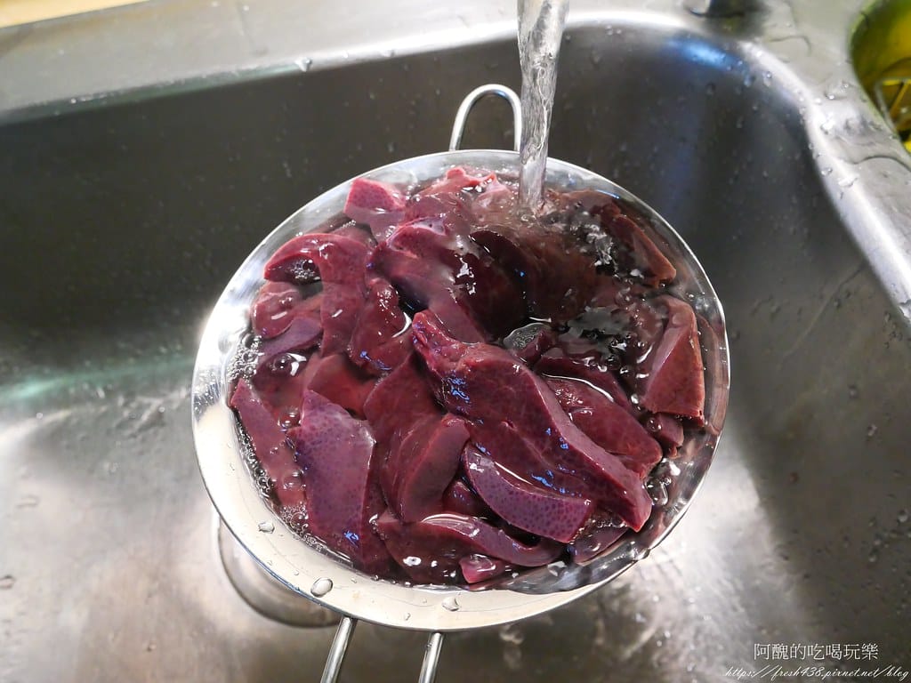 薑絲豬肝湯,這樣煮,超鮮嫩!補血就靠這一道,豬肉攤老闆娘教我的簡易煮法,保證第一次就上手。 - 第11張圖 P1016613