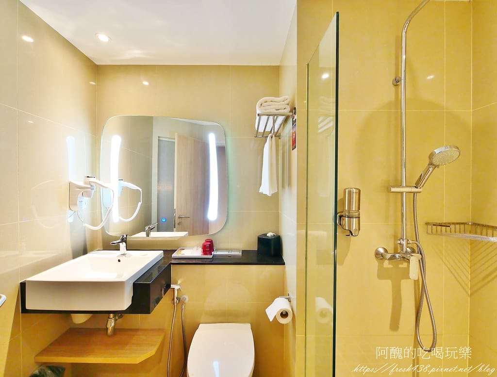 【馬來西亞住宿】ibis Kuala Lumpur City Centre-吉隆坡市中心宜必思酒店,超平價、景觀佳、泳池美,自助早餐很好吃,設有親子連通房。 - 第41張圖 27-1 (2)
