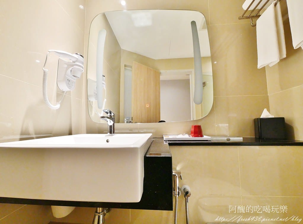【馬來西亞住宿】ibis Kuala Lumpur City Centre-吉隆坡市中心宜必思酒店,超平價、景觀佳、泳池美,自助早餐很好吃,設有親子連通房。 - 第25張圖 12 (2)