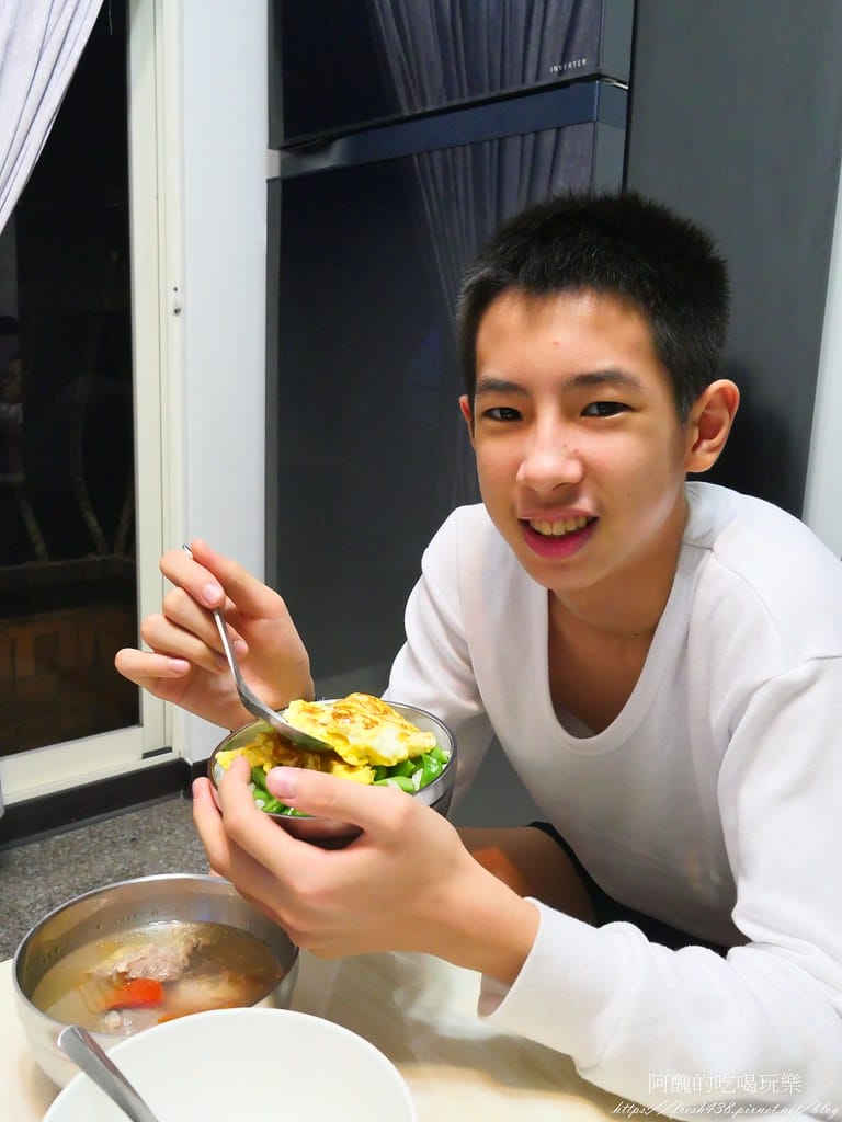 【電鍋食譜】番茄雞湯,開胃、助眠、抗癌、防老化,一鍋喝下,營養百分百。 - 第14張圖 P1016836