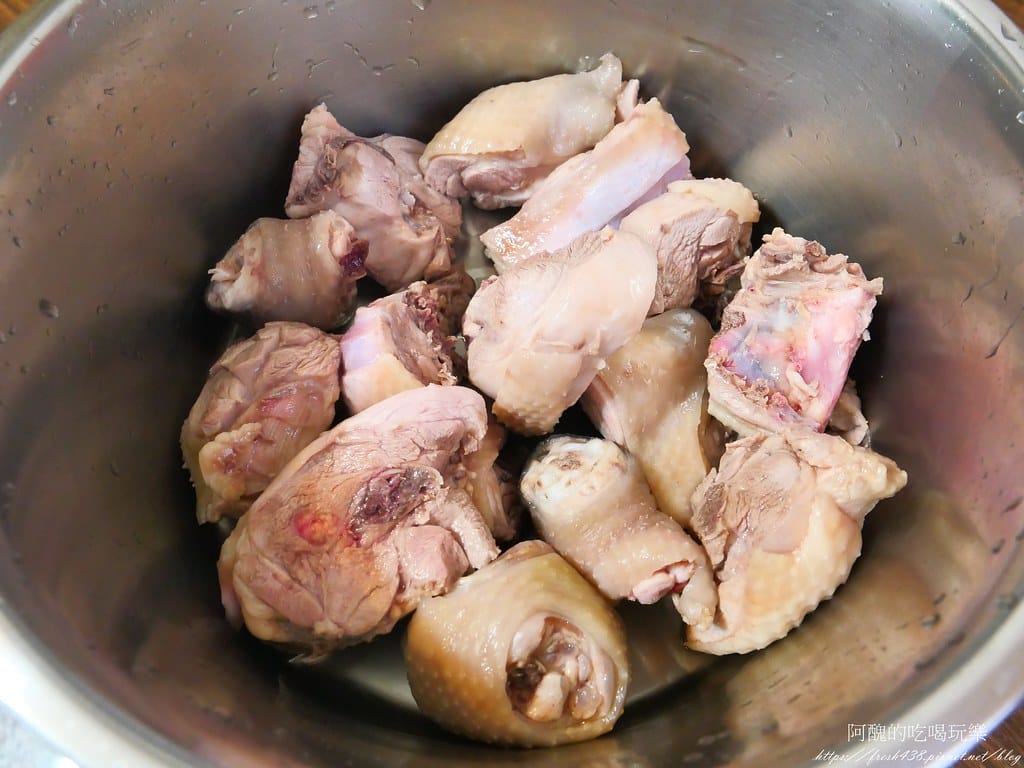 【電鍋食譜】番茄雞湯,開胃、助眠、抗癌、防老化,一鍋喝下,營養百分百。 - 第5張圖 P1016820