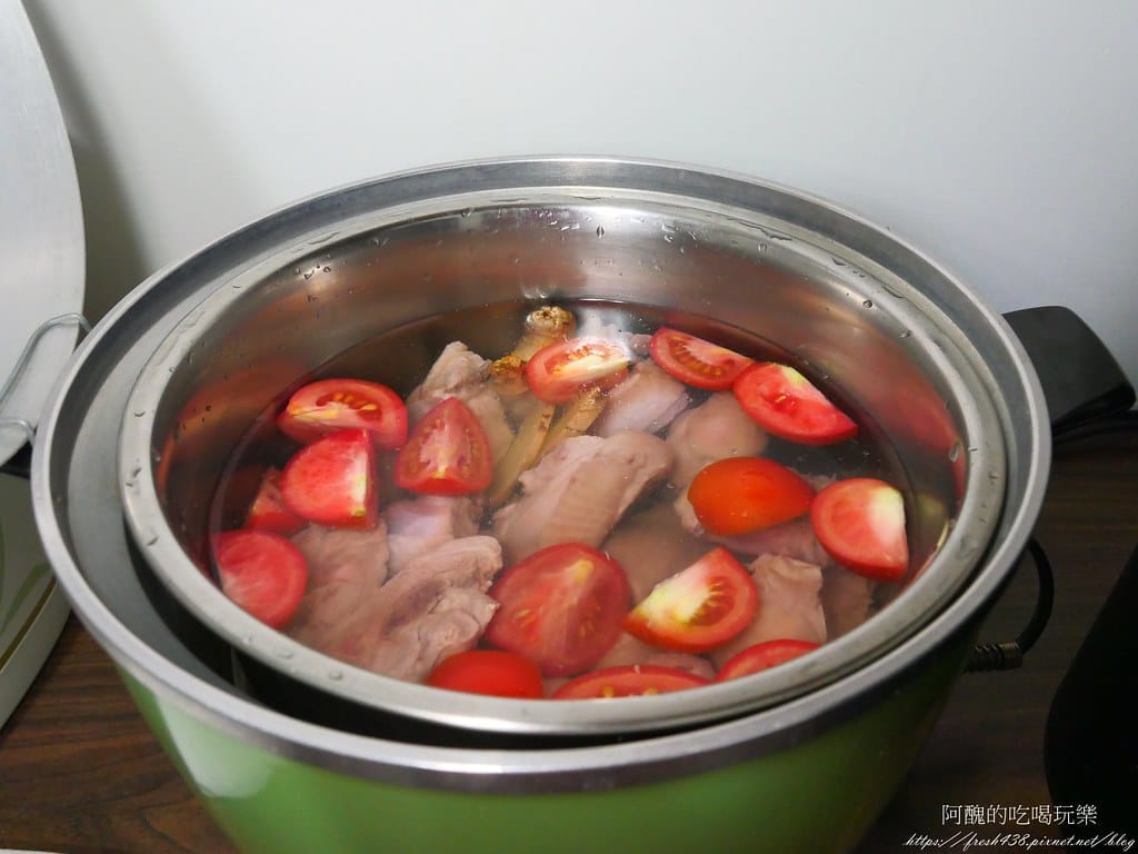 【電鍋食譜】番茄雞湯,開胃、助眠、抗癌、防老化,一鍋喝下,營養百分百。 - 第7張圖 P1016822