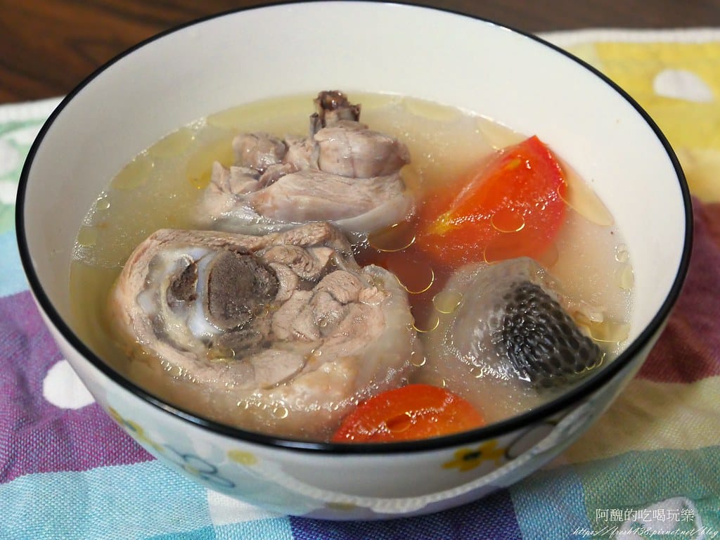 【電鍋食譜】番茄雞湯,開胃、助眠、抗癌、防老化,一鍋喝下,營養百分百。 - 第11張圖 P1016826