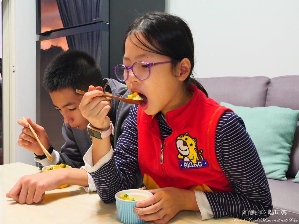 【電鍋食譜】玉米蒸蛋,收服孩子的簡易料理,添加吉運牛肉飲,營養更豐富。 - 第15張圖 P1016481