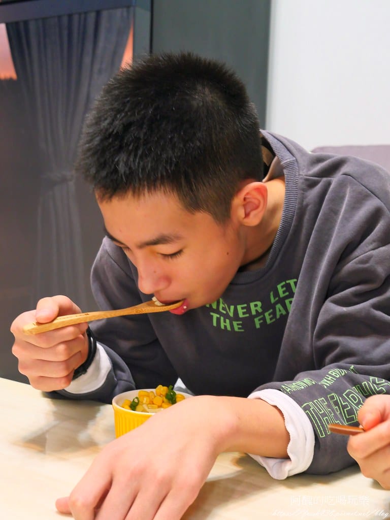 【電鍋食譜】玉米蒸蛋,收服孩子的簡易料理,添加吉運牛肉飲,營養更豐富。 - 第17張圖 P1016479