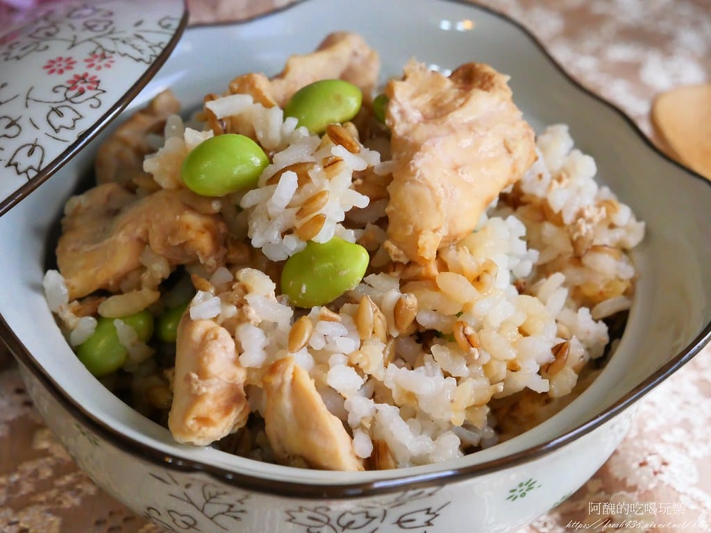 雞胸肉毛豆炊飯,一指神功煮出美味料理。 - 第11張圖 P1015805